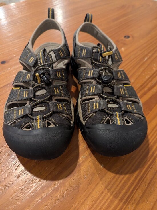 Keen Newport H2 Sandal men size 9.5 waterproof raven/aluminum main image 4